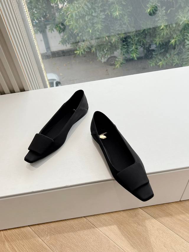 G085G988 Spring 2025 New Top Quality Saint Laurent Lee Mary Jane Flat Shoes YSL'