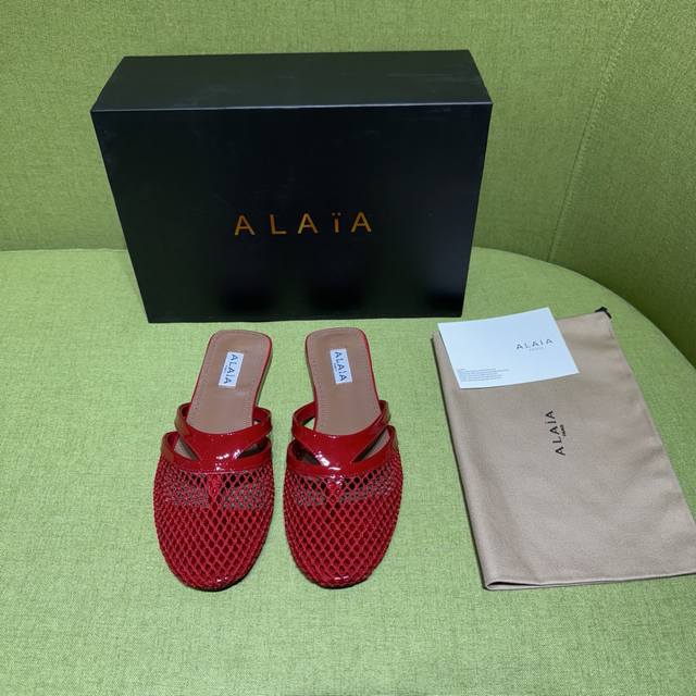 Alaia 2025 Spring/Summer New Flip-Flops Sandals with a fishnet and leather desig