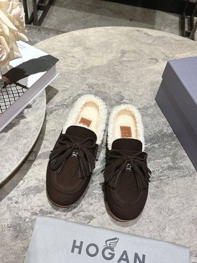 Hogan 2025 Fall/Winter Tassel Beaded Vintage Wool Slip-On Slippers are so cute!