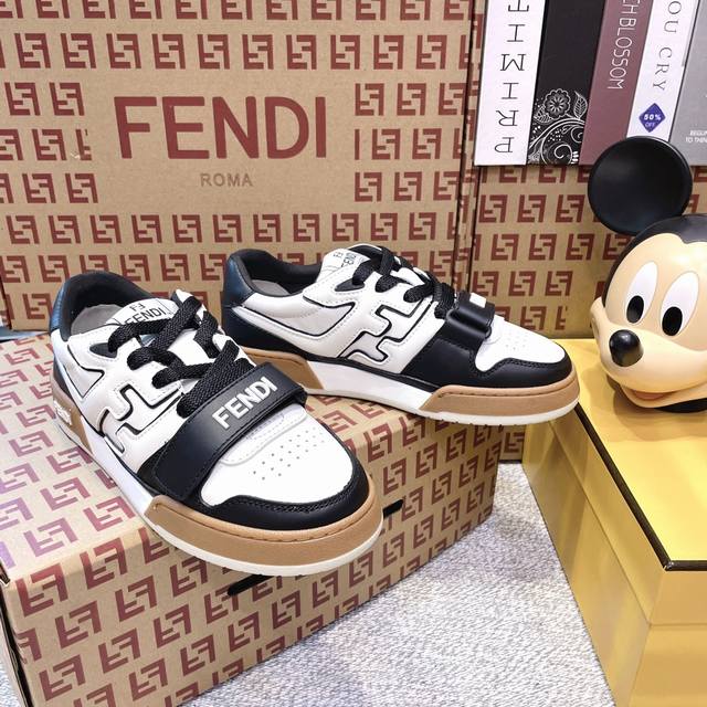 Top-tier replica Fendi Match New Year's hot-selling couple's casual sneakers. Or