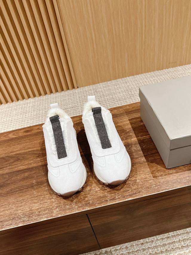 Bruneno Cucinelli's most popular all-season casual athletic shoes, both domestic