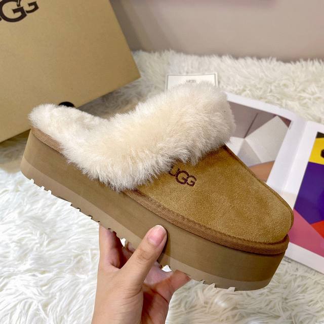 Newest from the store! Autumn platform fur slippers Casual classic flat comforta