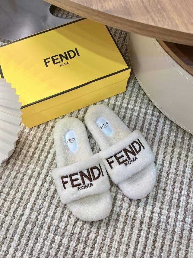 G021 Top-tier version Fendi wool slippers, a key product from the runway show. N