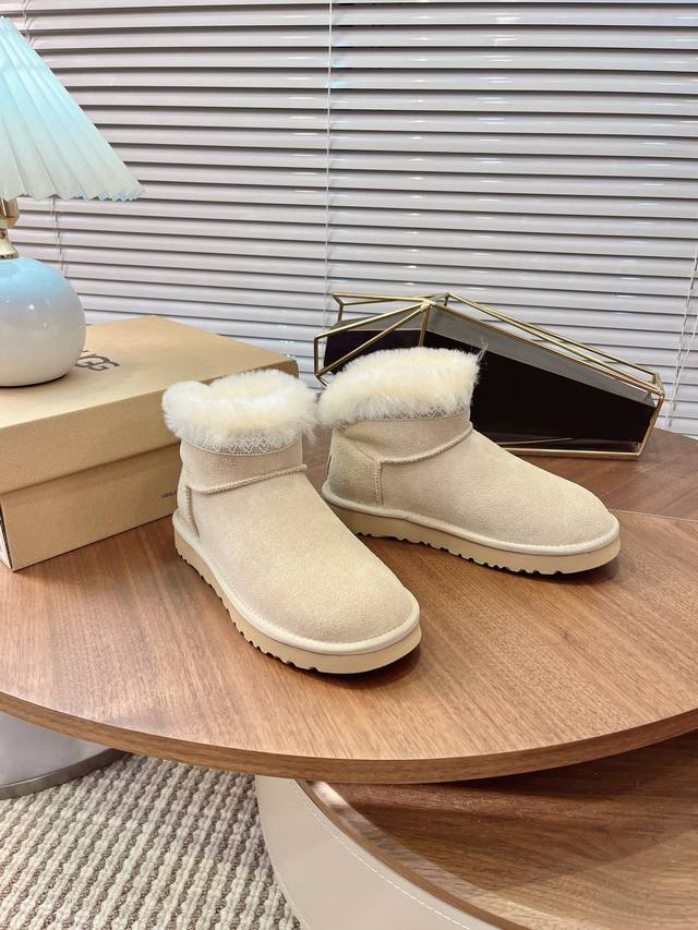 Ugg Suede Flat Warm Furry Snow Boots. Made with premium suede upper and a wool l