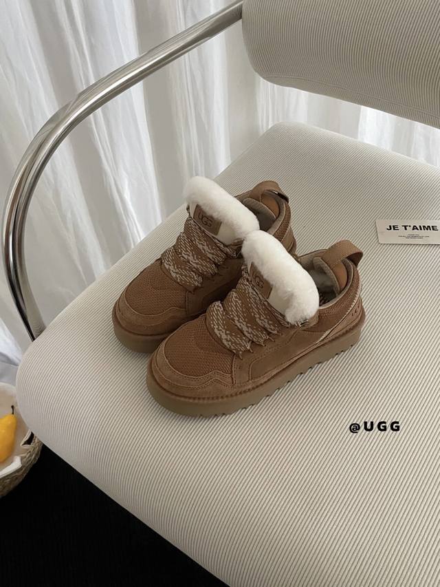 Mel Low-Top Casual Shoes Two-tone shoelaces add a retro feel. Wool lining paired