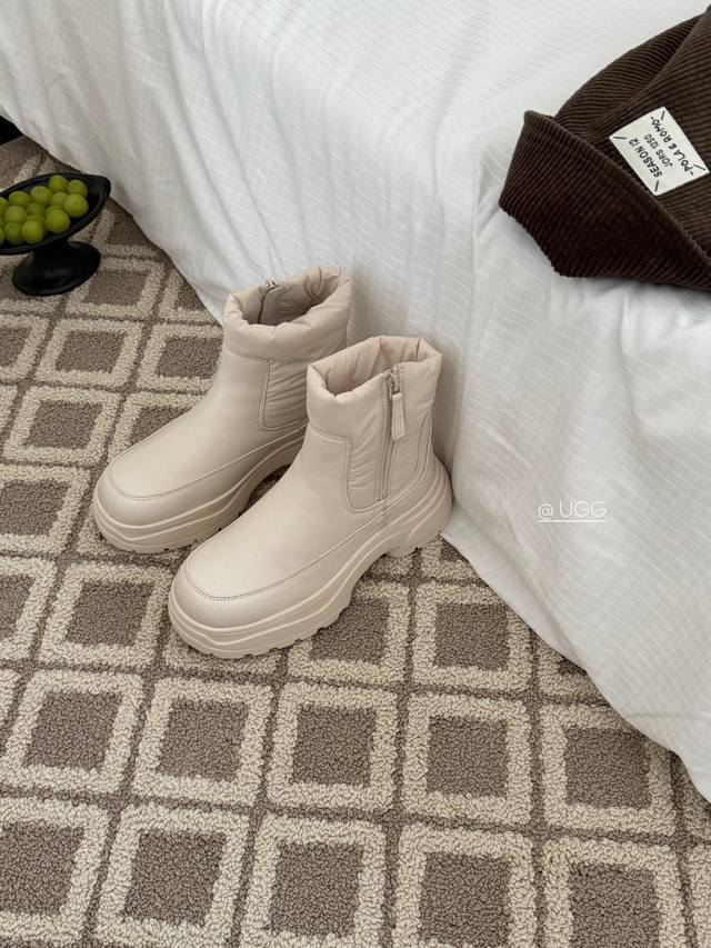 Korean Style Down Snow Boots Why not try these super leg-lengthening and slimmin