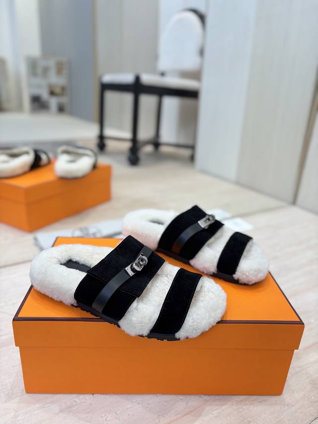 Factory Price: Hermes* Another must-have item from Hermes that will make your wa