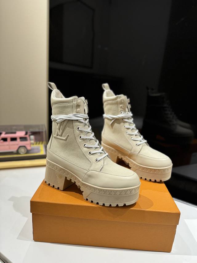 Factory Price: Long-term stock available. Louis Vuitton 221 platform shoes, new