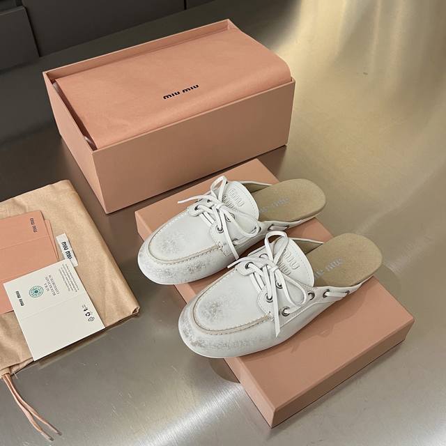 Factory Price: Miumiu 2025 Summer Runway New Retro Distressed Bow Mule Slippers