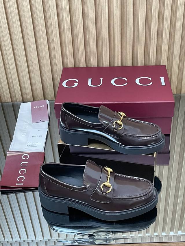 2025 Gucci Fall/Winter Newest Gucci Grooved Bee Sole Horsebit Platform Loafers,