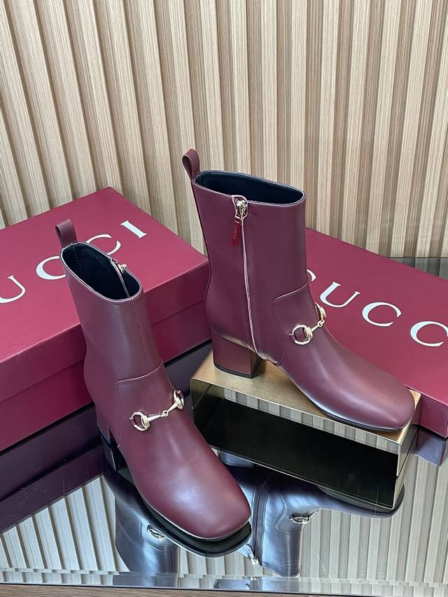 Gucci high-end boutique, 2025 Gucci early autumn new style horsebit ankle boots,