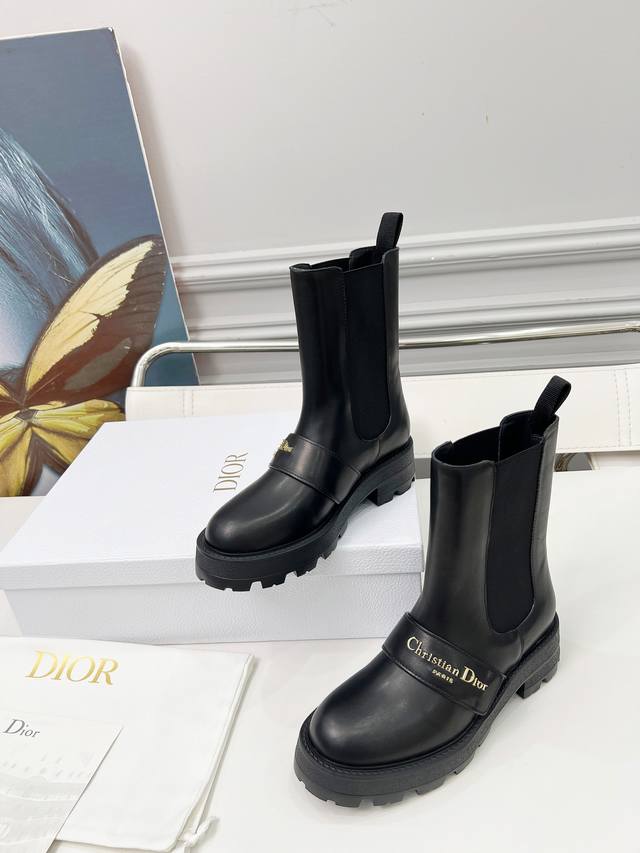 Top-tier Dior 2025 classic horse-nail boots are so beautiful! The high-quality h