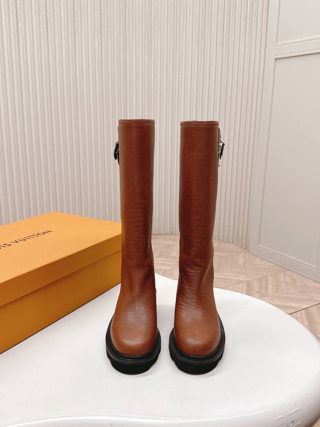 Selling Louis Vuitton 25Ss new autumn/winter high-top riding boots. Versatile la
