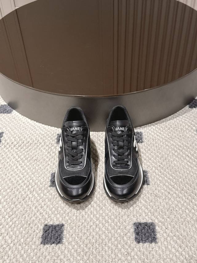 Sizes 35-40. Chanel 2025 high-heeled sneakers, in classic black and white, conti