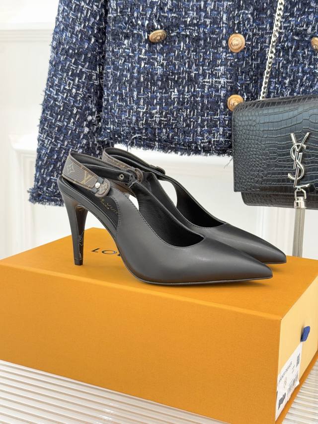 Louis Vuitton Autumn/Winter New Arrival Monogram Pointed Toe Open Back Kitten He