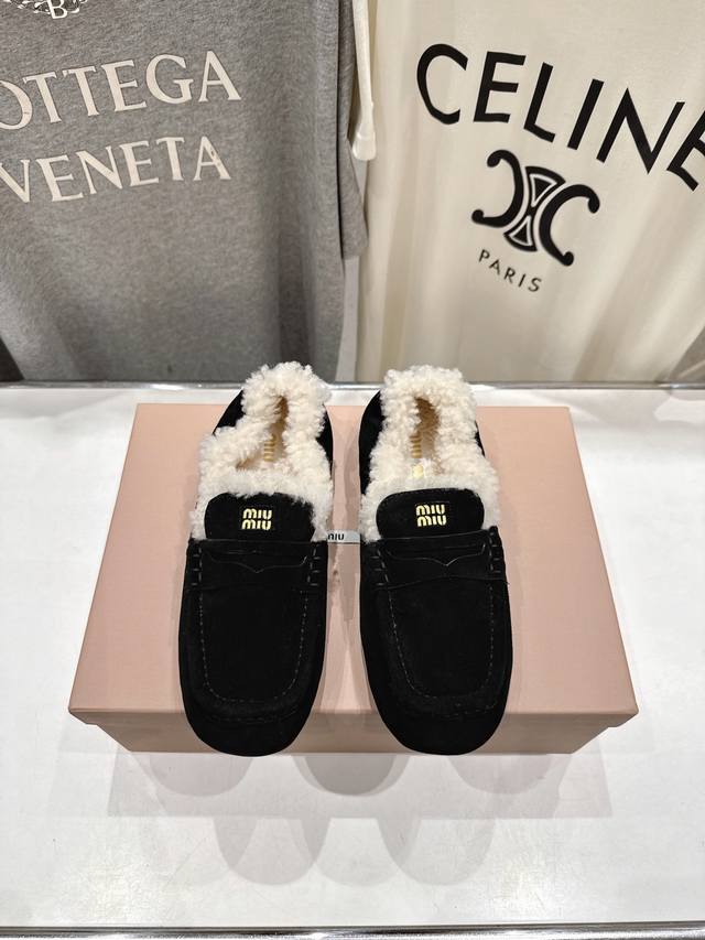 Miu Miu Fall/Winter Runway Slip-on Driving Shoes with Fleece Loafers These timel