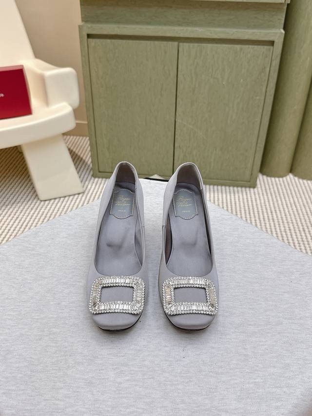 High-quality replica Jewel Heel series patent leather buckle shoes, new arrival!