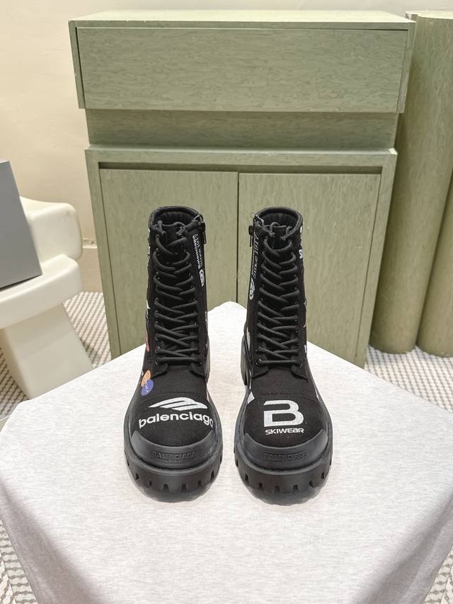 High-quality Balenciaga 25Ss Stomper boots (retailer quality). Purchased from th