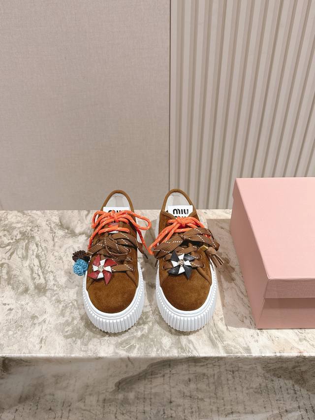 Miu Miu New Thick-Soled Canvas Biscuit Shoes with Wool Lining, Simple Design, Ul