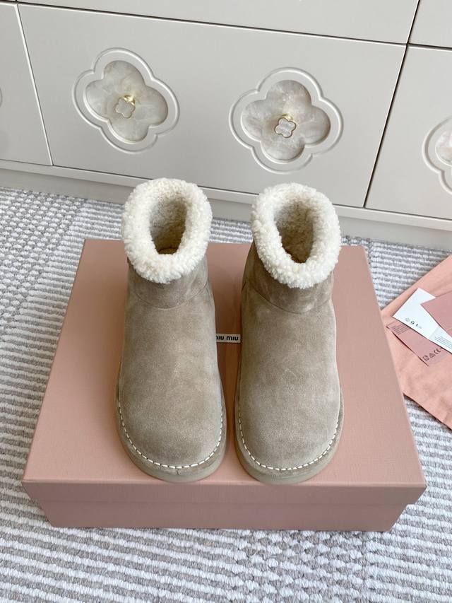 Miumiu 2025Ss Fall/Winter Runway Wool Ankle Boots, Snow Boots, Furry Shoes. Freq