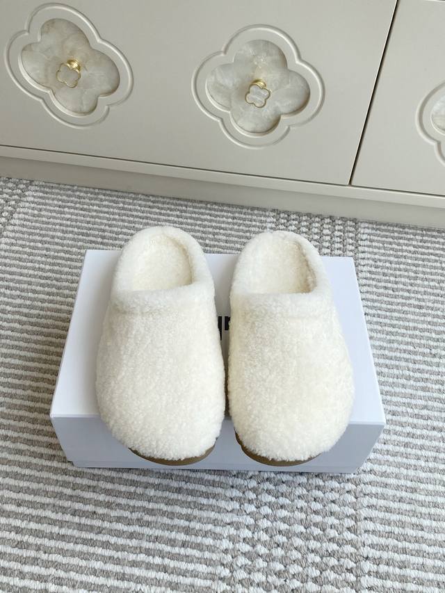 Alo New Thick-Soled Lambswool Birken Mules Super thick and warm wool slippers, w