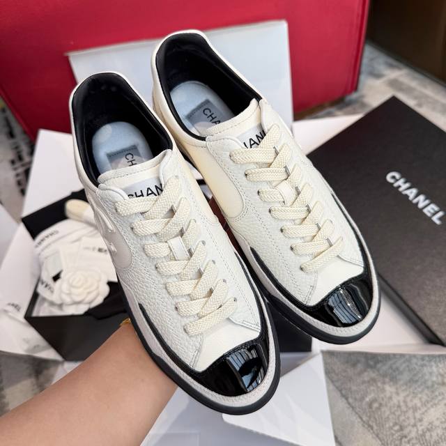 Dongguan-made Chanel 25K German Training Shoes, black and white panda colorway,