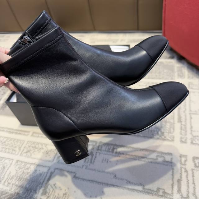 Top Quality Chanel Classic Ankle Boots, Chunky Heel Elastic Boots. Perfectly emb