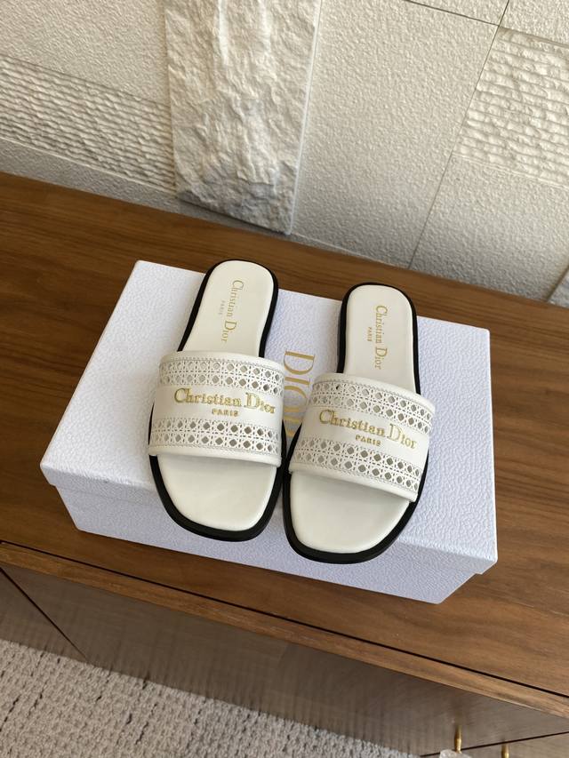 Top Version: Dior 2025 Spring/Summer New Cd Logo Hardware Hollow-out Cannage Pat