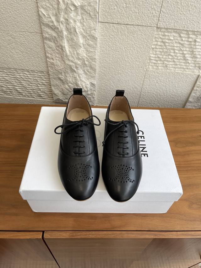 Top Version: Celine 2025 Early Autumn New Arrival Lise Triomphe Perforated Logo