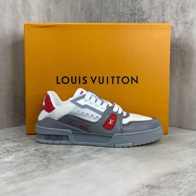 2025. In Stock. Unisex. Top-tier quality. Same as department store. Same materia