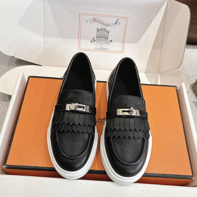 Women's and Men's 70 Hermes Sneakers - Stylish and versatile, super comfortable