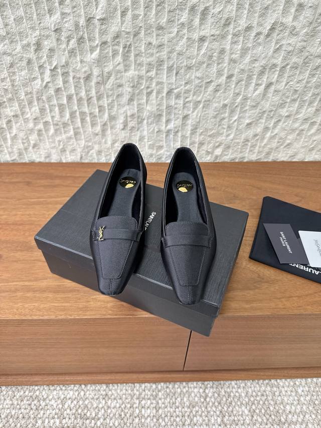 Silk G731 Saint Laurent 25Ss Autumn/Winter New Square Toe Flat Shoes The iconic