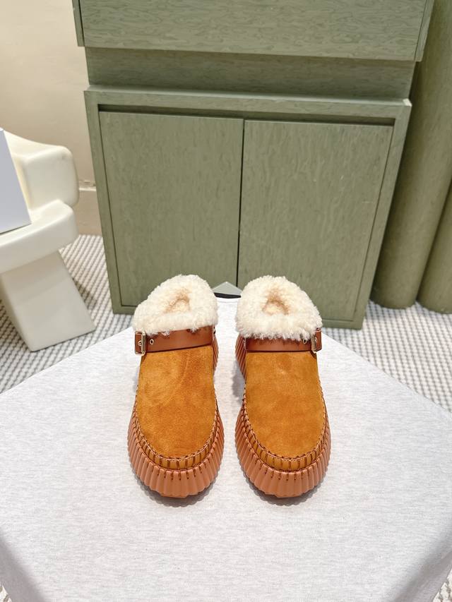 High-quality Chloe 25S Autumn/Winter Nama popular platform furry shoes. Made of