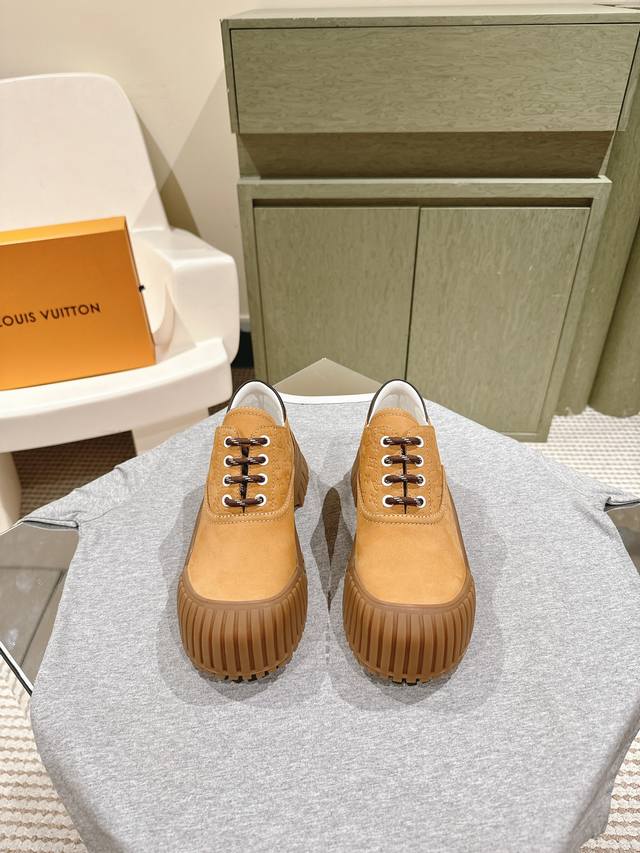 224 Classic Upgraded Version Louis Vuitton Ankle Boots! This platform boot serie