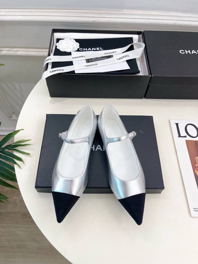 Chanel 25 2025 Autumn/Winter New Arrival Classic Runway Style Chanel Double C Po