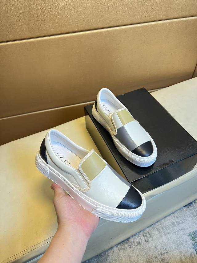 Gucci original quality. Unique modern style sneakers. A must-have casual shoe fo