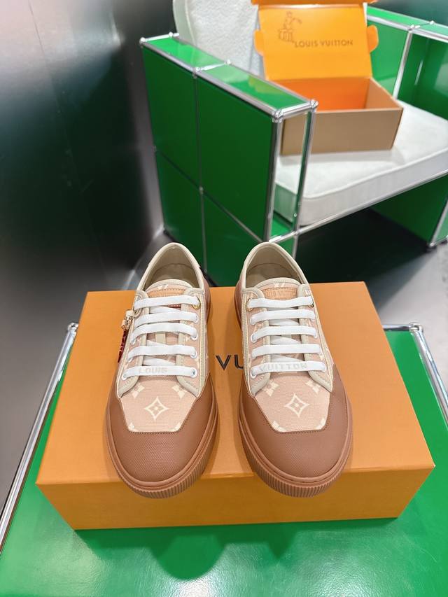 K007 Louis Vuitton Lagoon Women's Sneakers Beige Canvas with Cat Charm This seas