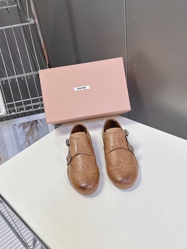 Miu Miu Fall/Winter Newest Brogue Retro Thin-Soled Shoes Many celebrities and fa