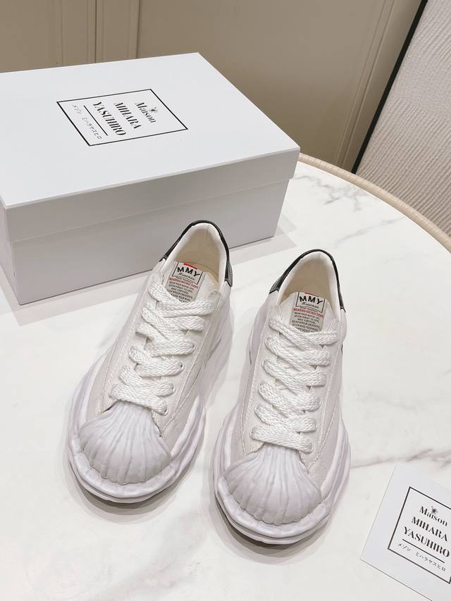 New arrival: Mihara Kangyu Mmy embroidered shoes! The 4.5cm thick sole instantly