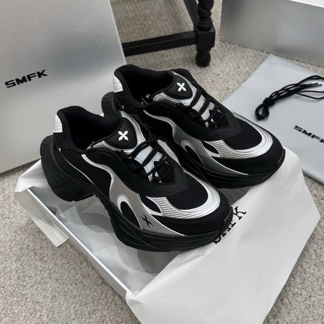 Hot Selling Smfk 25Ss Black Platform Dad Shoes. Made with a combination of mesh