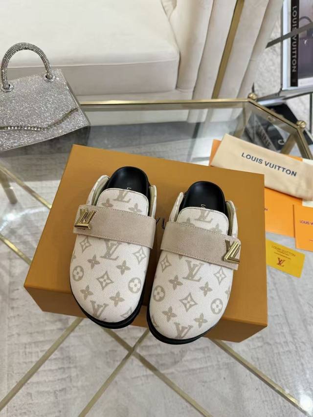 L Louis Vuitton 2025 Autumn/Winter New Fleece Slippers Series. Original details,