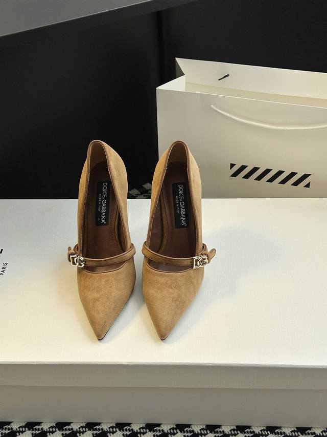 Dolce & Gabbana Pointed-Toe High Heels & Italian Romantic Aesthetics: A Collisio