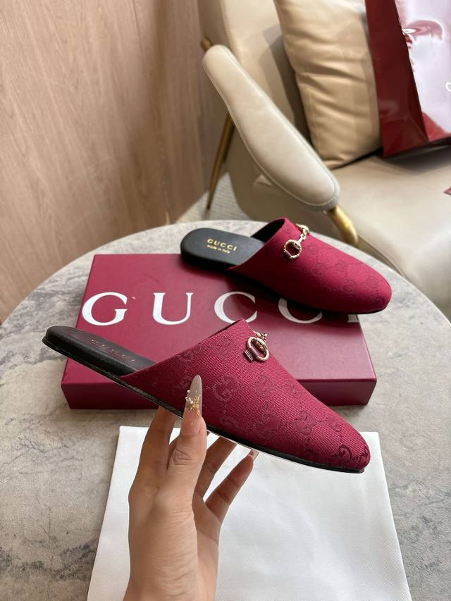 3669-1 Burgundy G 35-41 Since its inception, the mule has been a signature produ