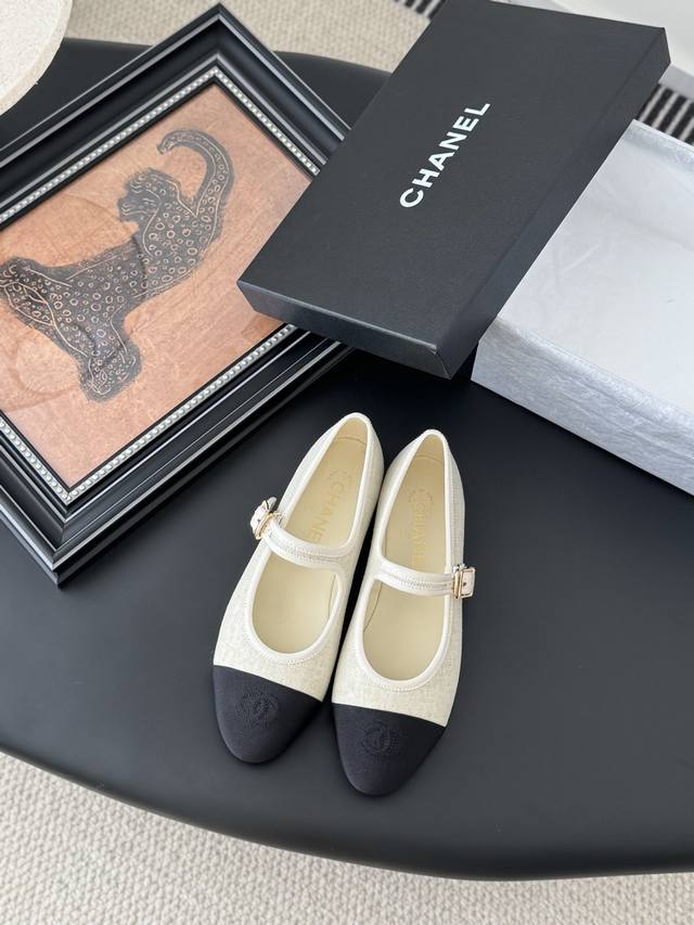 New Color Arrival! Chanel 25S Runway Mary Jane Shoes! Simple yet sweet and playf