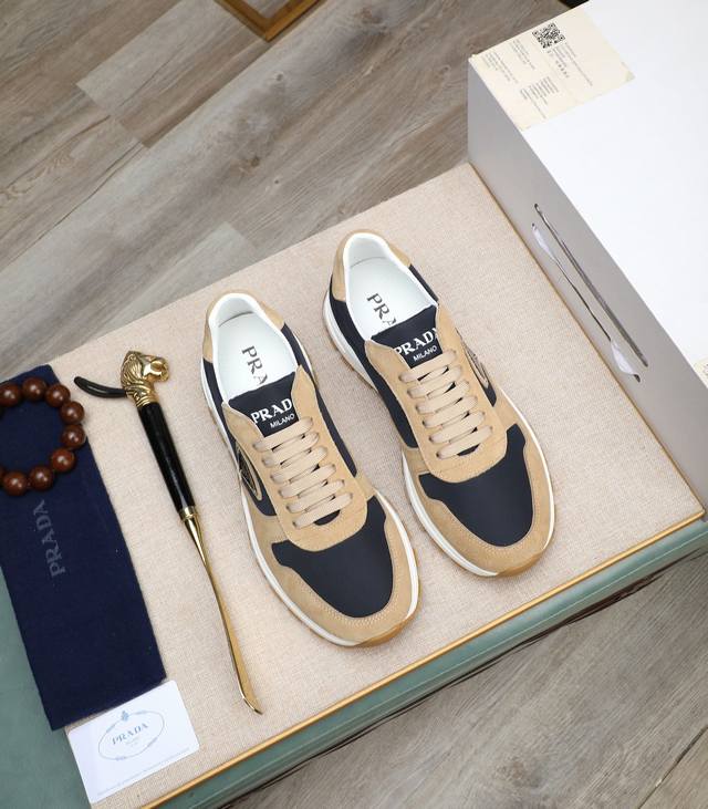 Prada's latest original replica! Top-notch craftsmanship, Italian imported calfs