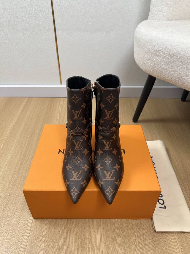 Louis Vuitton 2025 New Arrival Kitten Heel Pointed Toe Ankle and Knee Boots. The
