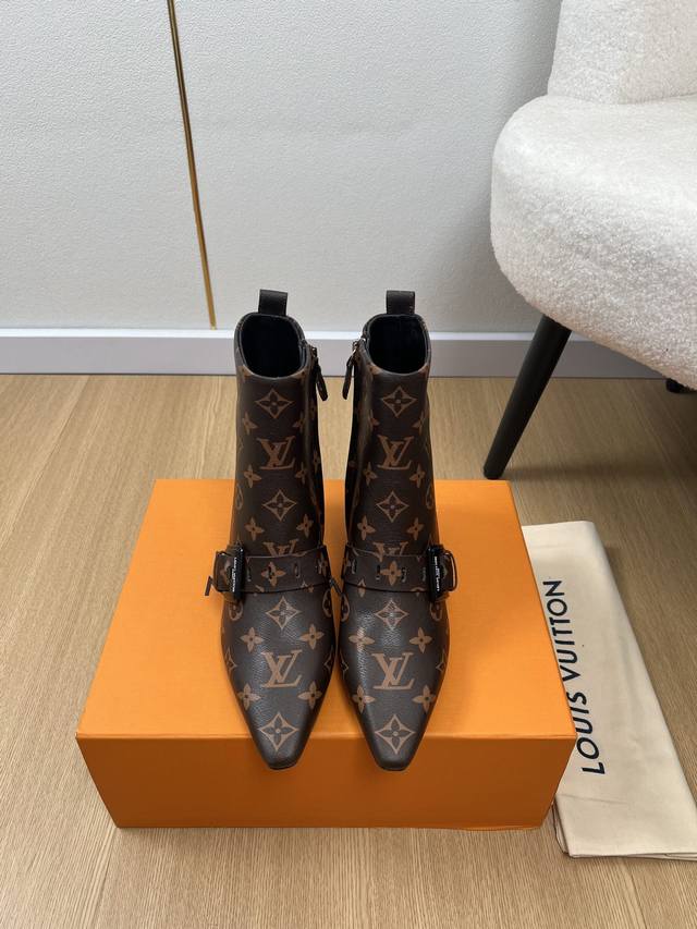 Louis Vuitton 2025 L's 2025 Fall/Winter New Arrival, Latest Square Toe Belt Buck