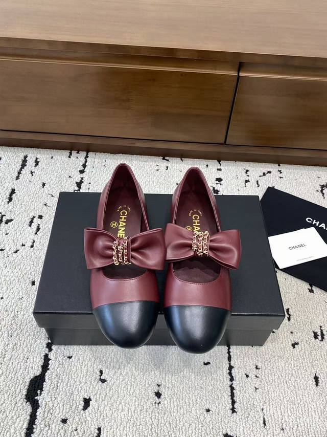 High-quality Chanel 25A new double C bow flat ballet flats. Classic bow with dou