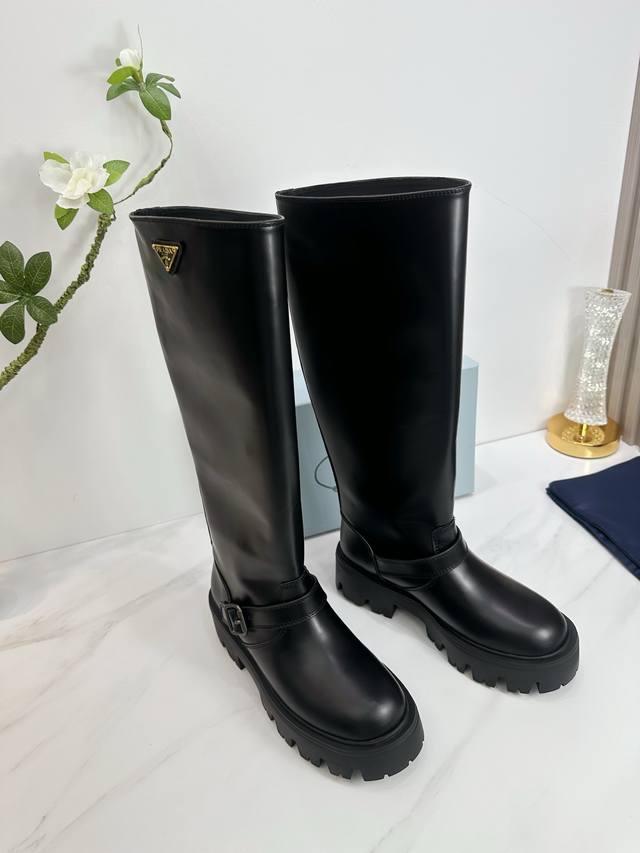 Factory Direct Release 2025 Sss: Prada's latest long and short boots, sandals, s
