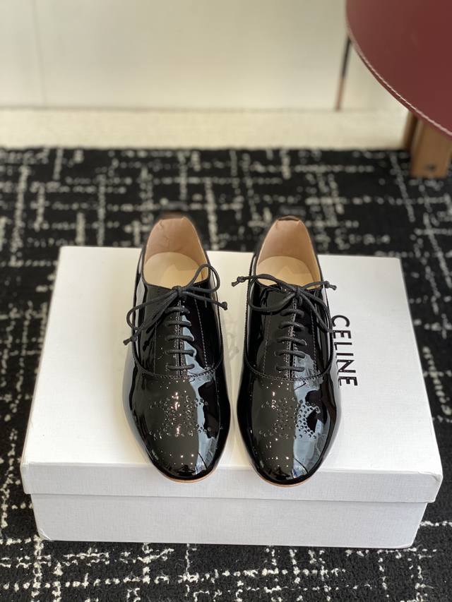 High-quality Celine 25Ss new lace-up super comfortable loafers. A must-have pair